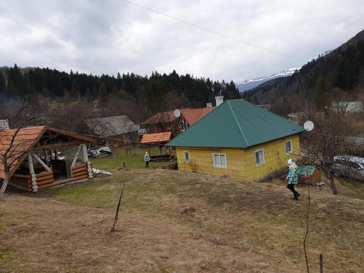 Садиба Під Гострою Zjdenievo Exteriör bild